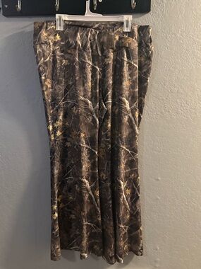 Camouflage Wide-Leg Pants - Brown & Olive Leaf Print